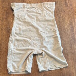 High-Waist Shaping Shorts - Cream